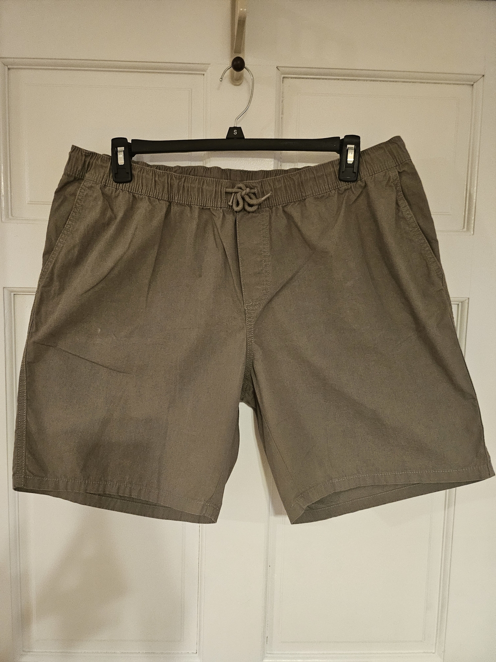H&M Men's Drawstring Hybrid Shorts in Green